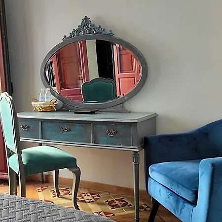 Hotel La Boheme 2*