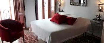 Hotel La Boheme 2*