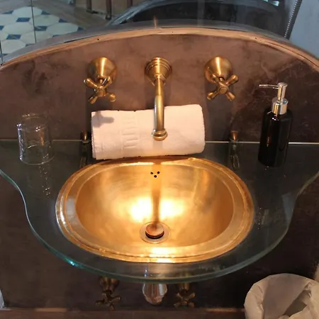 Hotel La Boheme Caces