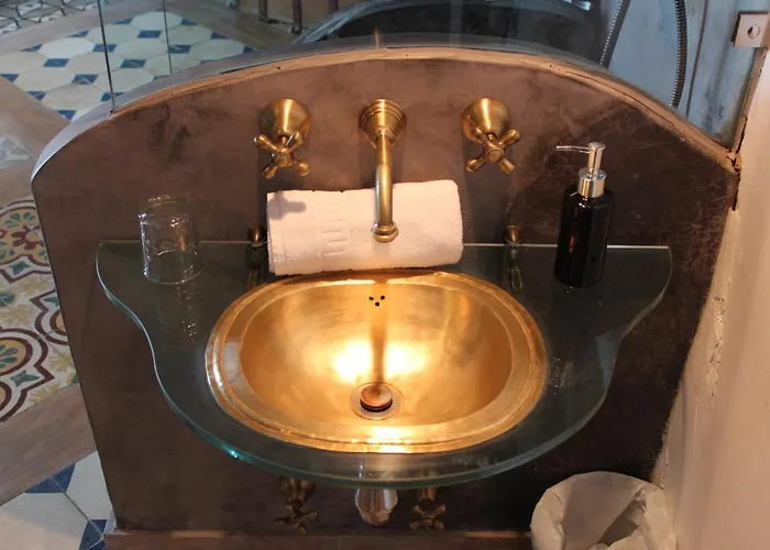 Hotel La Boheme Caces